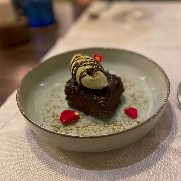 photo of Vegan Bistró | Mallorca chocolate brownie shared by @breathtakingskunk16 on  01 Oct 2023 - review