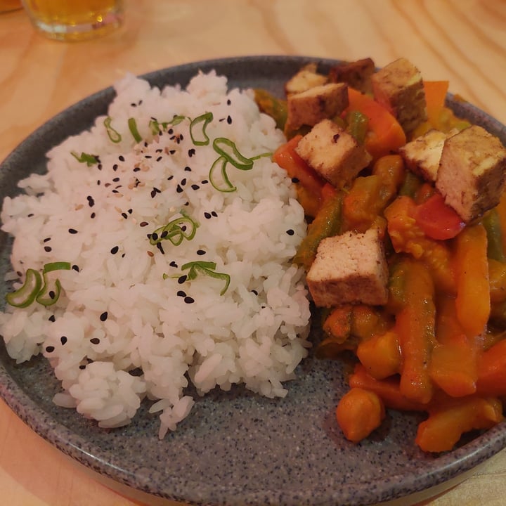 photo of Godzu Cocina Asiática Curry con Tofu shared by @elwaldo on  07 Jan 2024 - review