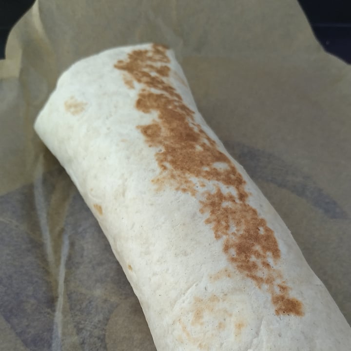 photo of Taco Bell burrito veganizado shared by @tomatoandpotatovegan on  04 Nov 2023 - review