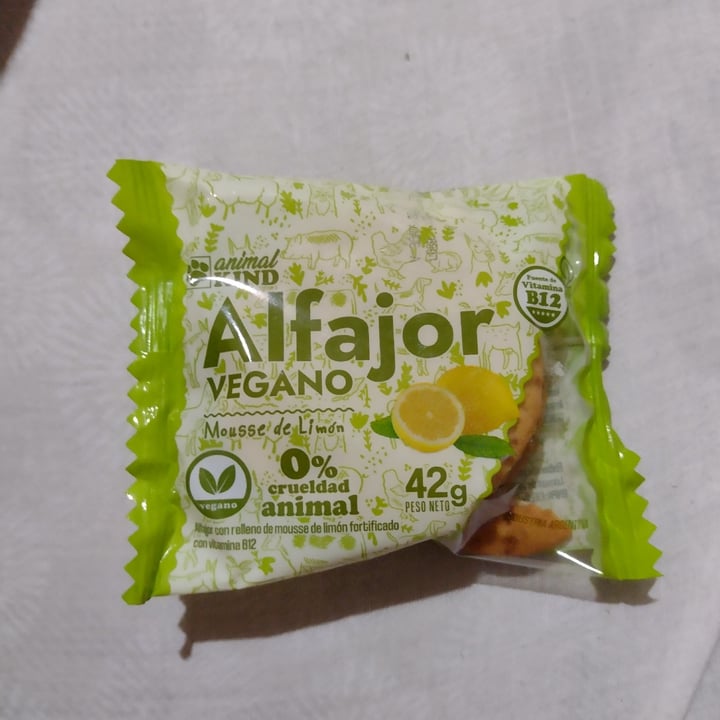 photo of Animal kind Alfajor con Mousse de Limón shared by @thomasbr05 on  25 Aug 2023 - review