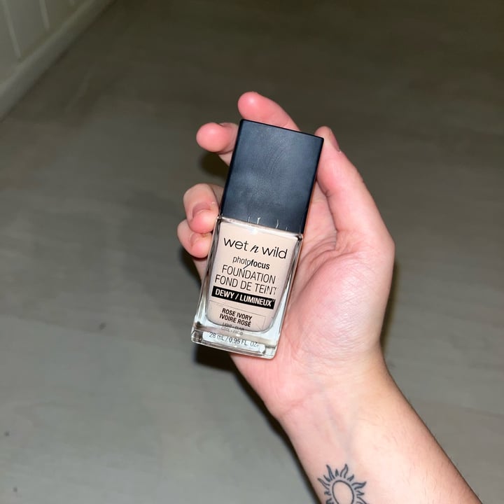 photo of Wet n Wild Beauty Foundation fond de teint shared by @vedevegan on  20 Dec 2024 - review