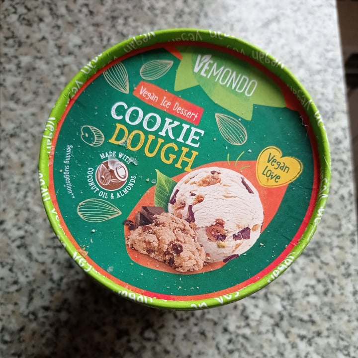 photo of Vemondo Vegan ice dessert Cookie dough shared by @susberry on  24 Aug 2025 - review