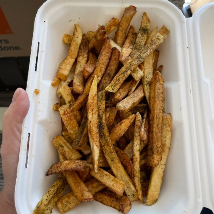 photo of Yara french fries shared by @veganfoodcrazy on  28 Sep 2025 - review