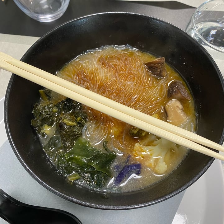 photo of Alice e Viola - Cucina vegetale Ramen shared by @essemme on  12 Feb 2024 - review
