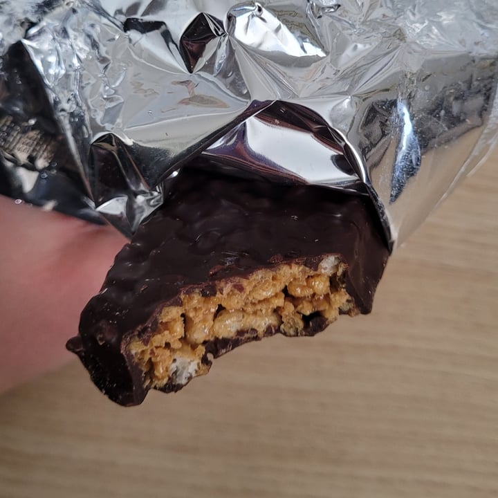 photo of NuGo Nu go dark peanut butter cup shared by @yourfriendjen on  15 Dec 2024 - review