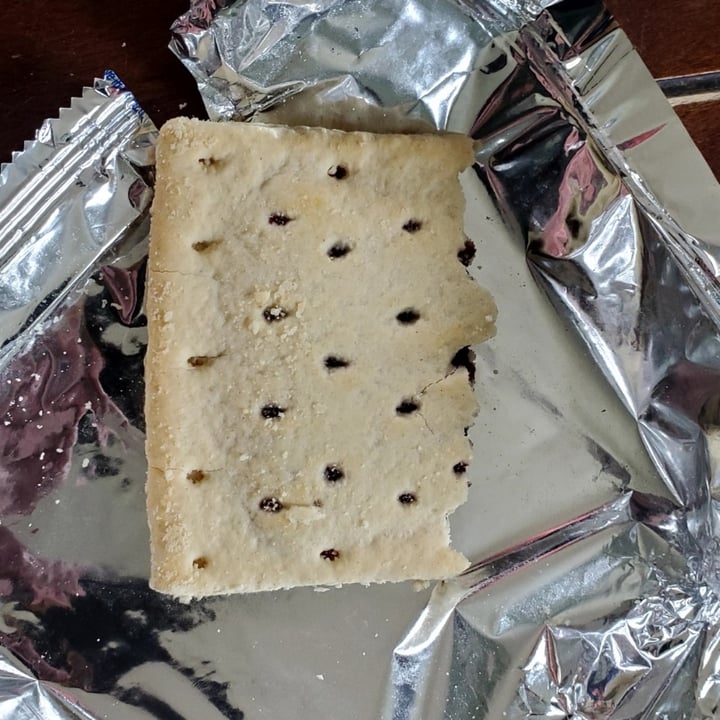 photo of Poptart Unfrosted Blueberry Poptart shared by @whatacuriousnotion on  16 Apr 2024 - review