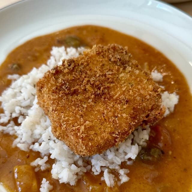 Photo of the dish “Tofu Panado En Mollo De Curry Agridoce E Arroz”