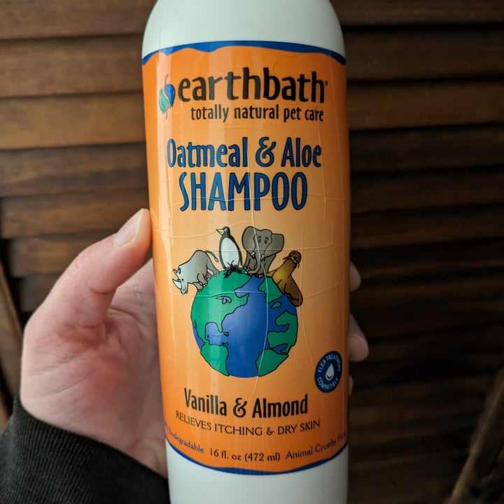 photo of Earthbath earthbath® Oatmeal & Aloe Shampoo - Vanilla & Almond shared by @goodboifinny on  21 Mar 2024 - review