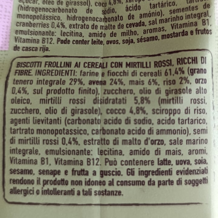 photo of Galbusera Cereali G Granola e Frolla con Avena, Mirtilli Rossi e Cocco shared by @lillieconnolly on  14 Aug 2025 - review