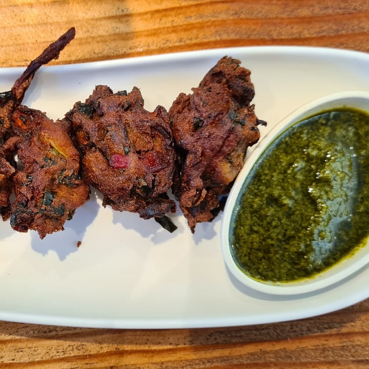 photo of Malum Rex pakoras con mojo verde shared by @oierland on  14 Jul 2025 - review