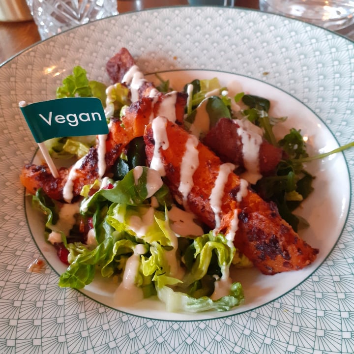 photo of Cosy Club Vegan Warm harissa baked squash salad shared by @lucylou77 on  04 Apr 2024 - review