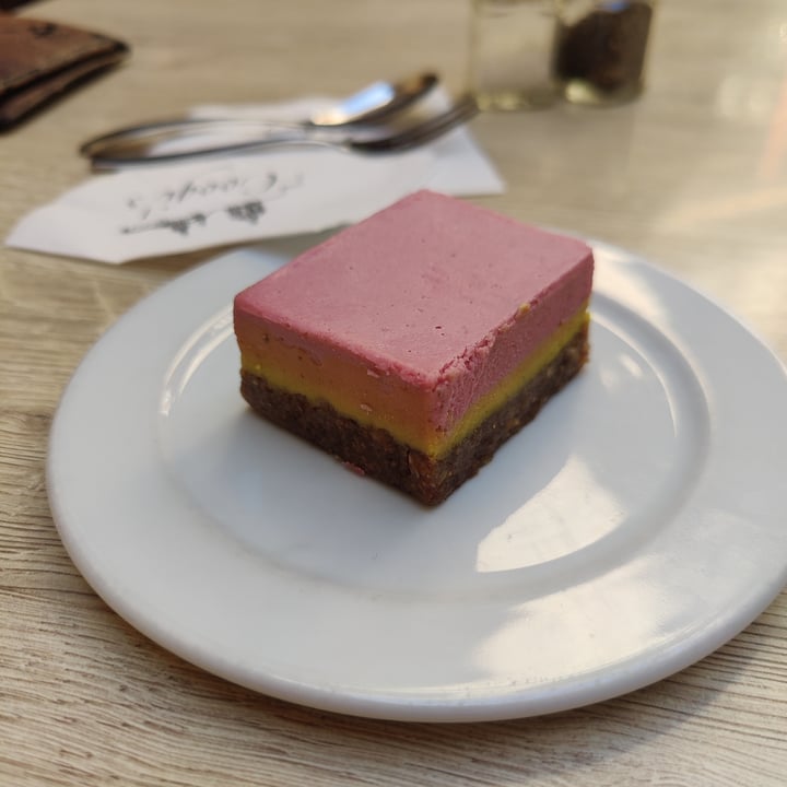 photo of Coogi's Pizzeria @ Palazzo Costanzo Passionfruit & Pomegranate Cake shared by @lukasser on  02 Oct 2025 - review