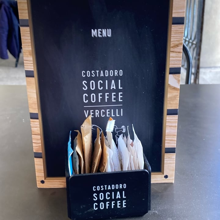 photo of Costadoro Social Coffee Vercelli spremuta di pompelmo rosa shared by @al-ma on  06 May 2024 - review
