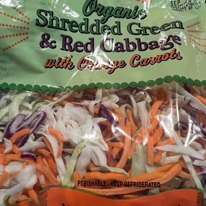 photo of Trader Joe's Organic Shredded Green & Red Cabbage With Orange Carrots shared by @allycat38 on  22 Sep 2023 - review