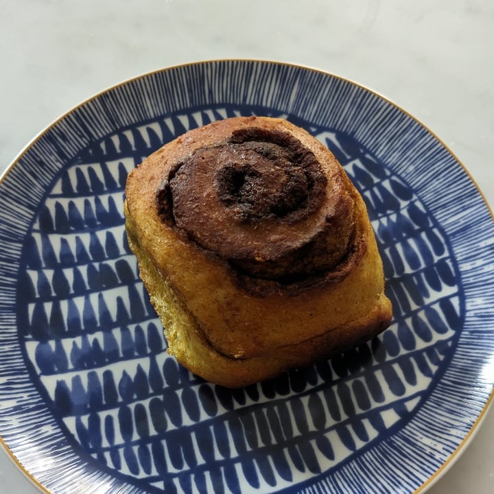 photo of E’DEN Gastronomia Vegana Cinnamon Roll shared by @lapalissia on  30 Jan 2024 - review