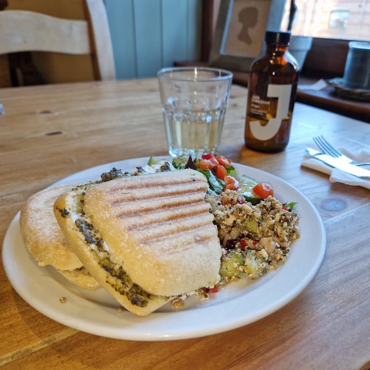 photo of Bluestone Gift Shops Mozzarella, Roasted Peppers, and Pesto Panini shared by @lindaveg on  15 Jan 2024 - review