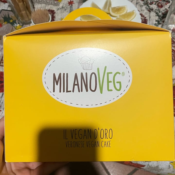 photo of MilanoVeg pandoro vegan shared by @nebbia on  02 Feb 2024 - review