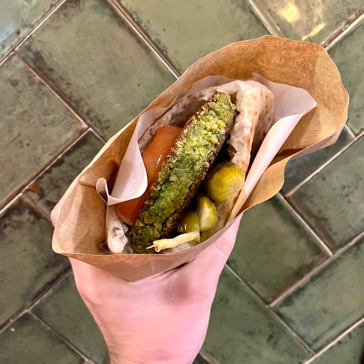photo of Miznon Singapore Falafel Burger (Veganized) shared by @unclenorton on  10 Jan 2024 - review