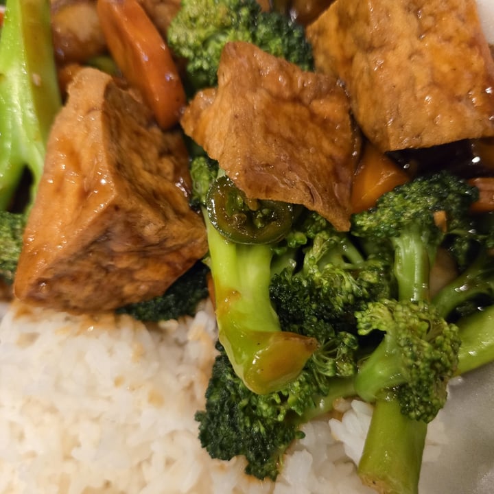 photo of Sun Tong Luck Asian Cuisine Szechuan Tofu (Vegan) shared by @thuggishalien on  23 Feb 2025 - review