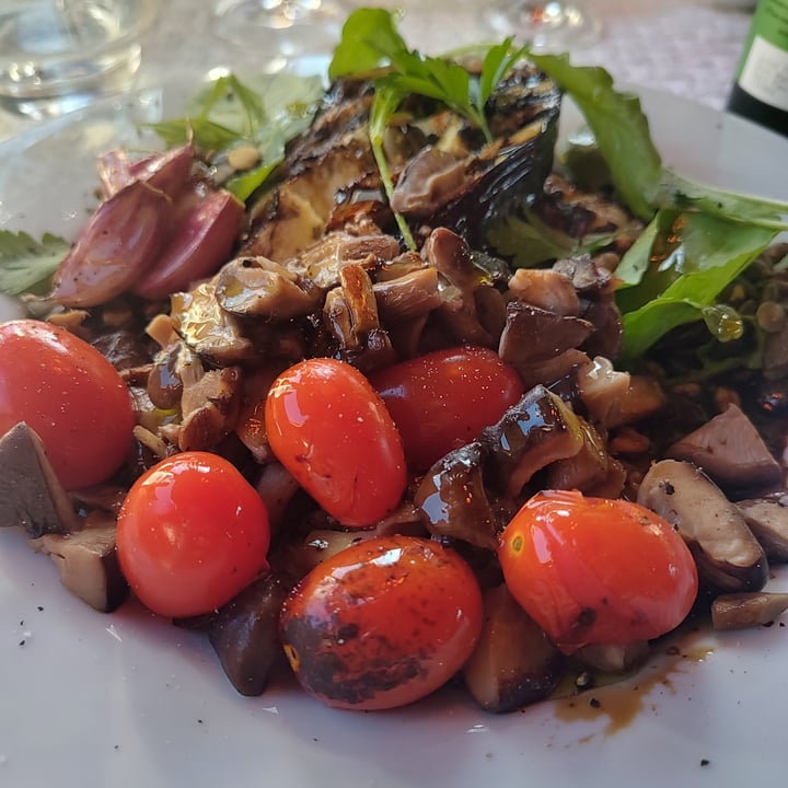 photo of Restaurante Sauá Berinjela grelhada com shitake shared by @iveverouchis on  20 Jun 2024 - review