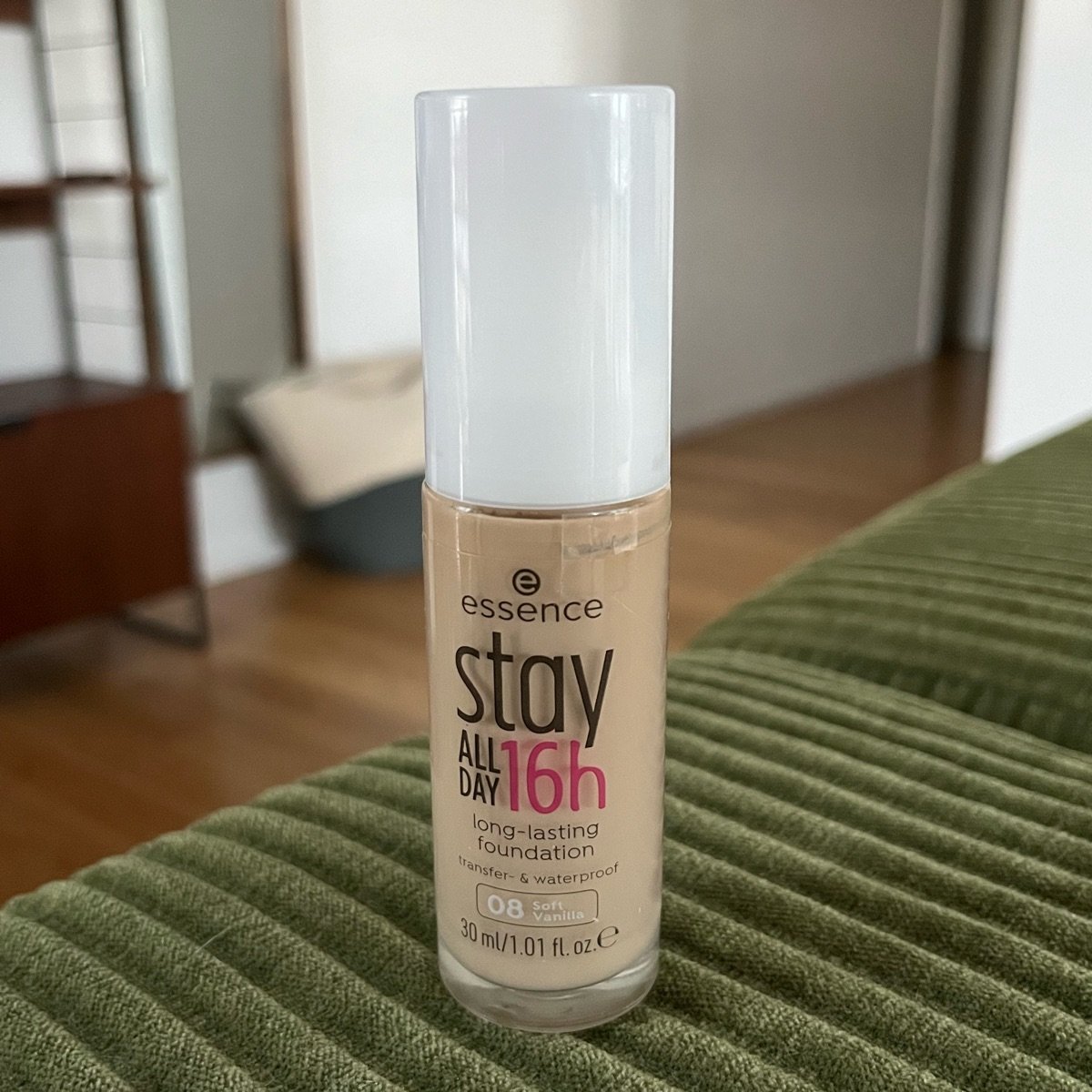 Essence stay all day 16h long-lasting foundation 08 soft vanilla Reviews |  abillion