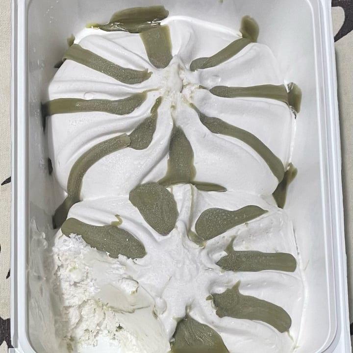 photo of Valsoia Gran Cremoso crema al pistacchio shared by @elle10 on  30 Jun 2025 - review