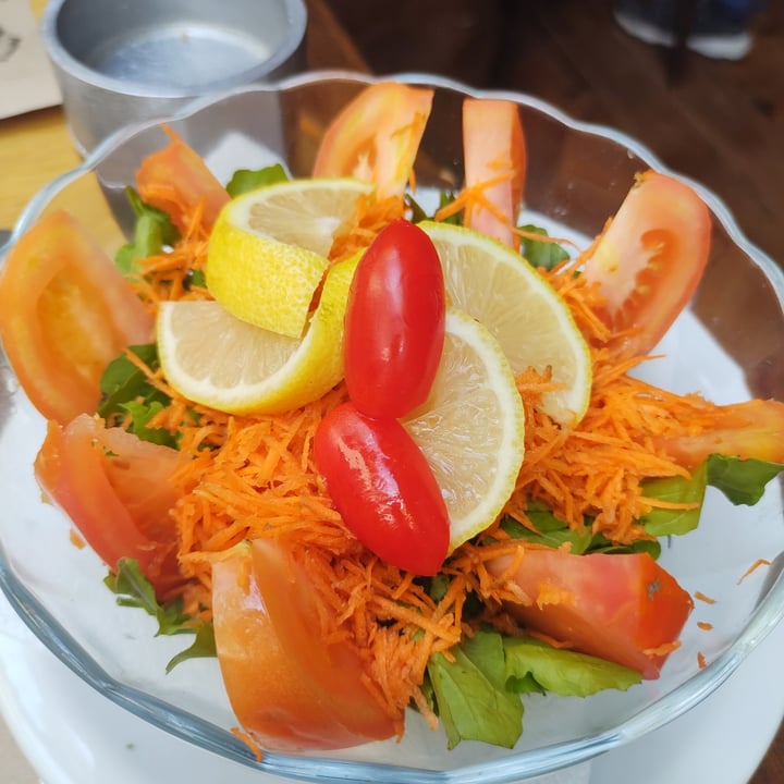 photo of Finnegan ensalada de 3 gustos shared by @noeschulz on  27 Apr 2024 - review