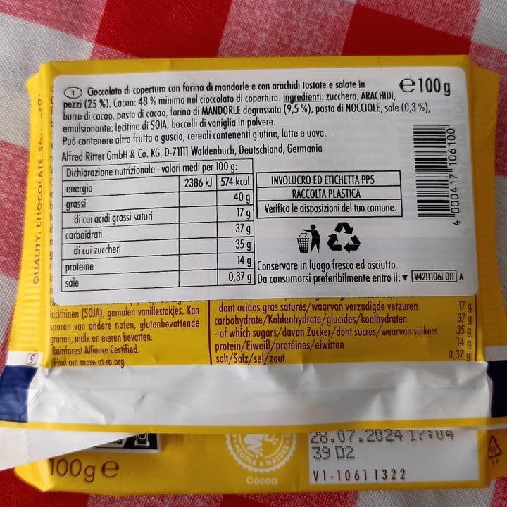photo of Ritter Sport Roasted Peanut shared by @lasimo on  16 Dec 2023 - review
