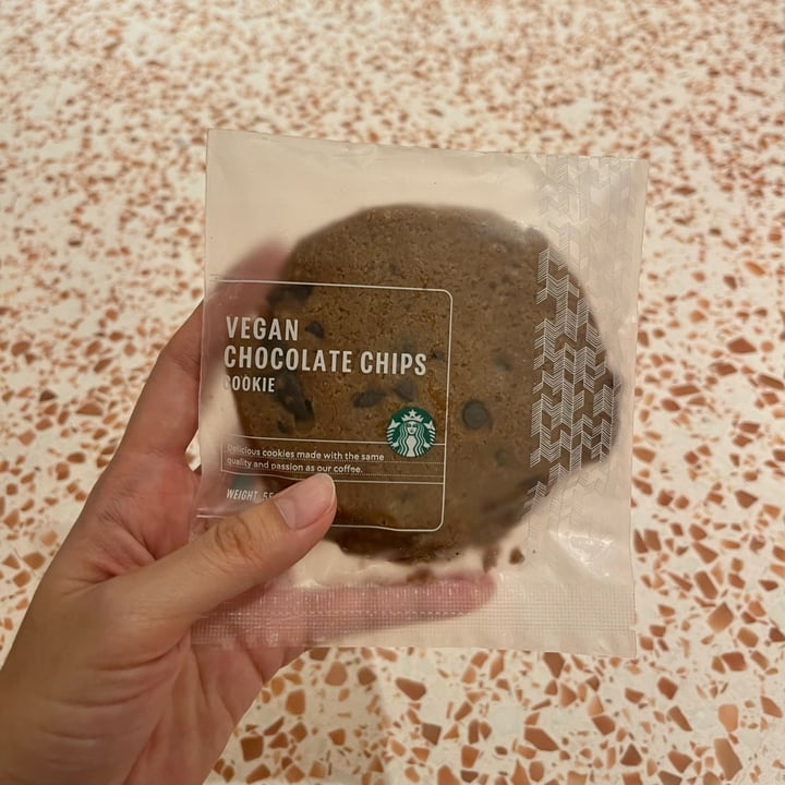 photo of Starbucks Bali Ngurah Rai Airport Domestic Arrival Vegan Chocolate Chip Cookie shared by @iloveveggies on  27 Nov 2023 - review