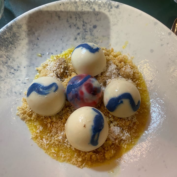 photo of Raffaleo biglie sulla spiaggia shared by @virginiapatafi on  14 Sep 2025 - review