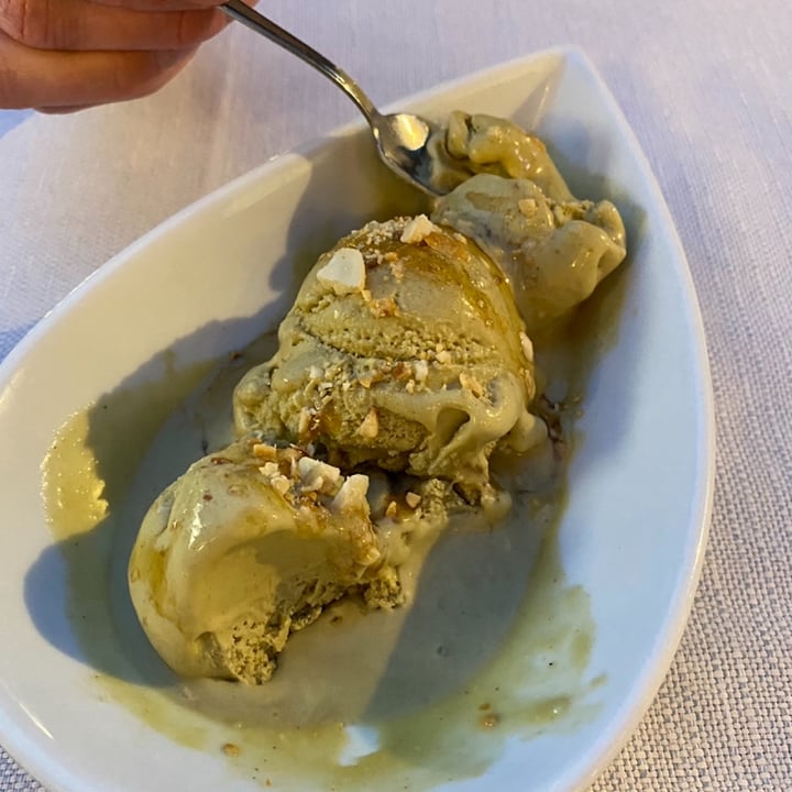 photo of Amaranto Ristorante Gelato al pistacchio salato, granella di nocciole e caramello shared by @ryanleys on  26 Jan 2024 - review