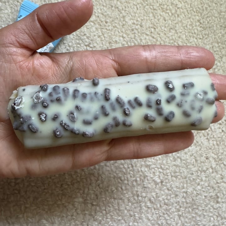 photo of Misfits White Choc Cookies n cream shared by @berryveganplanet on  24 Aug 2023 - review