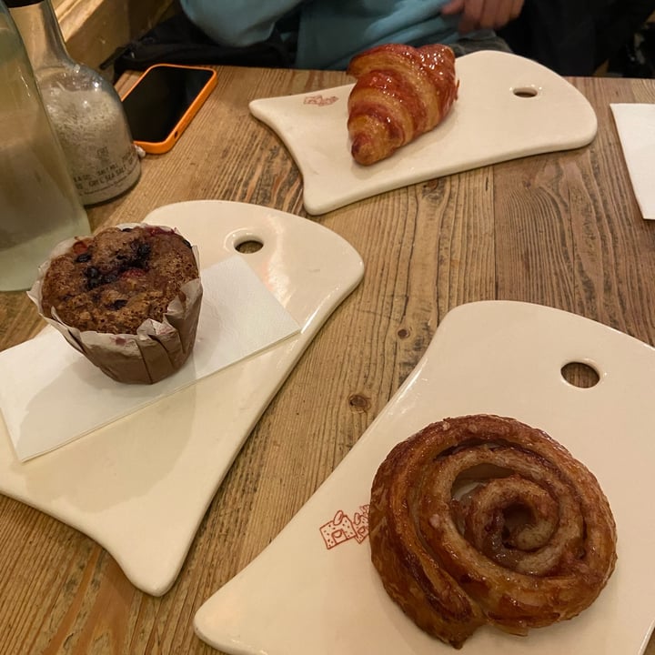 photo of Le Pain Quotidien Vegan Croissant shared by @hellseitan on  17 Sep 2023 - review