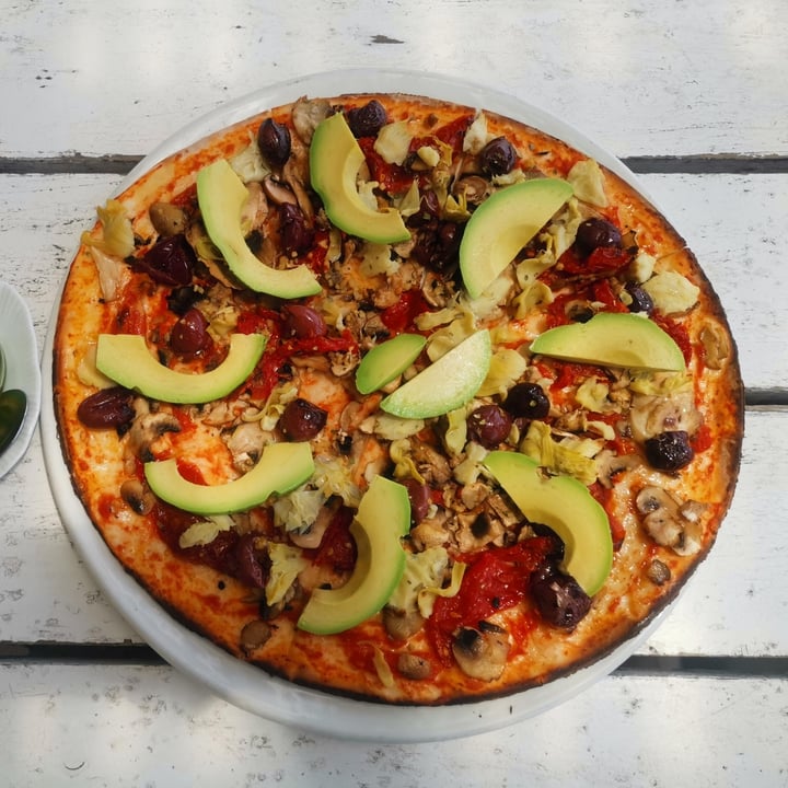 photo of Blikkie Pizzeria Customized Vegetarian Capretta Pizza shared by @darlingwombat70 on  22 Dec 2023 - review