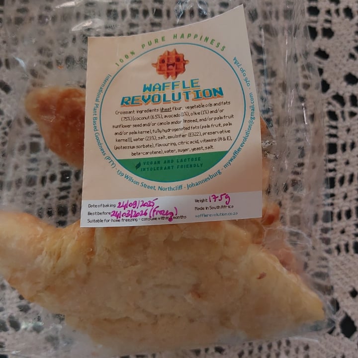 photo of Waffle Revolution Croissant shared by @ecobunny on  05 Oct 2025 - review