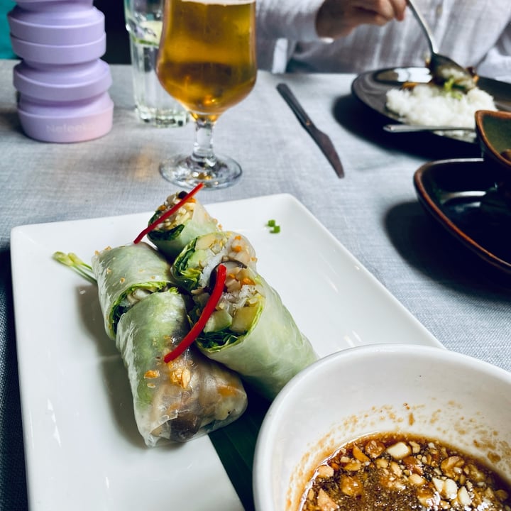 photo of Chanrey Tree Restaurant Fresh Vegetarian Spring Rolls with Peanut Dressing shared by @vikas on  26 Mar 2024 - review
