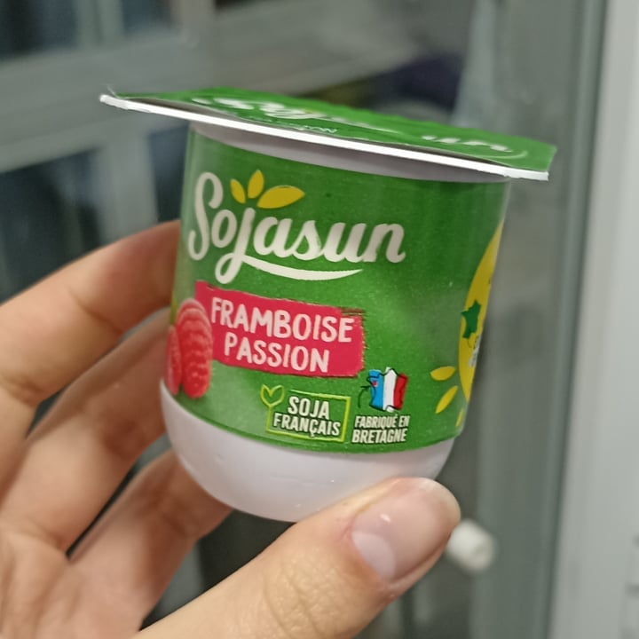 photo of Sojasun yogur frambuesa pasión shared by @leiremarcs on  12 Apr 2025 - review