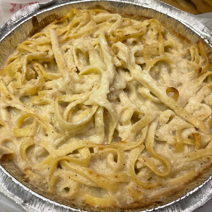 photo of Vegan Korner Fettuccine Alfredo shared by @triciaa on  20 Oct 2023 - review