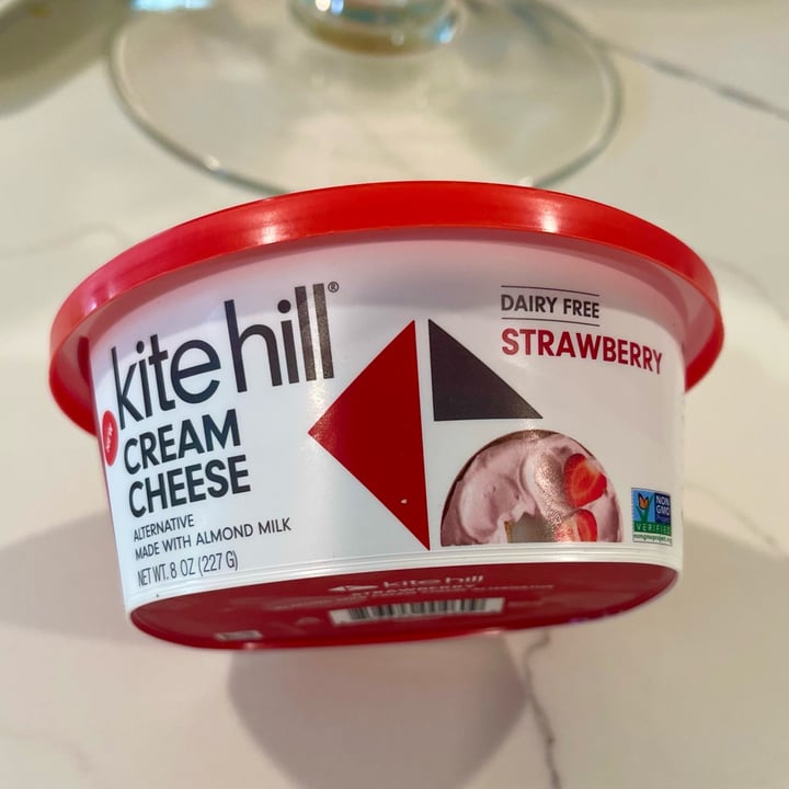 photo of Kite Hill Cream Cheese Alternative Strawberry shared by @ellefire on  02 Mar 2024 - review
