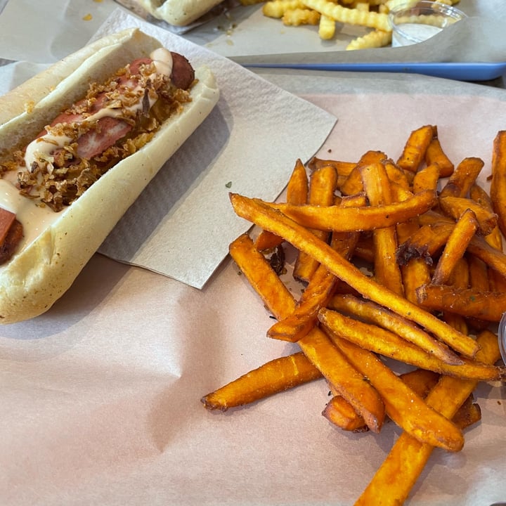 photo of Vbb House Hot & Cheesy (Hot Dog vegan) shared by @julieidk on  23 Apr 2024 - review