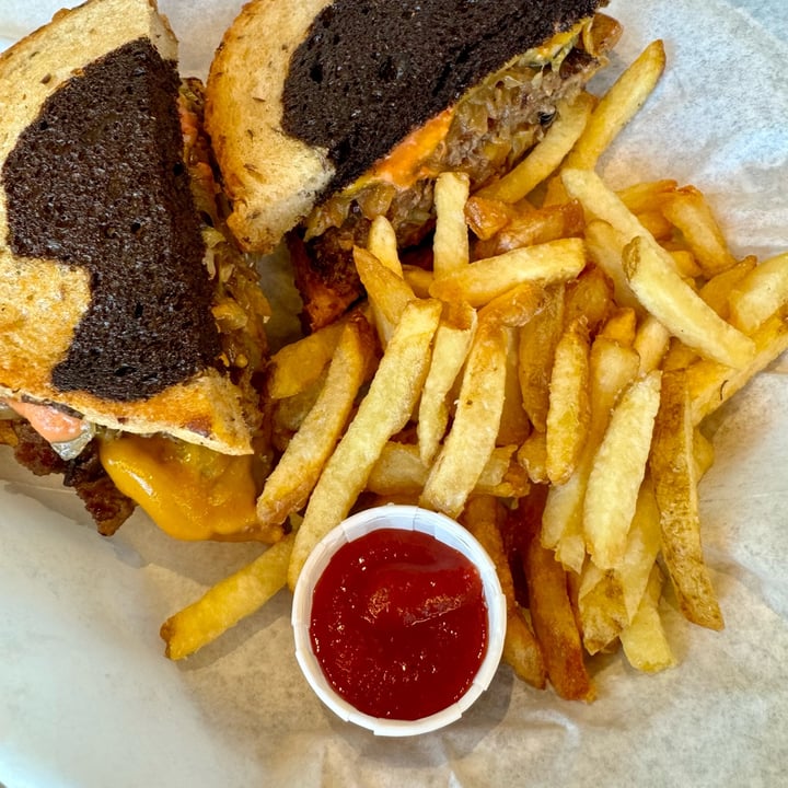 photo of Modern Times Far West Lounge Rueben Patty Melt shared by @sandrews on  14 Aug 2024 - review