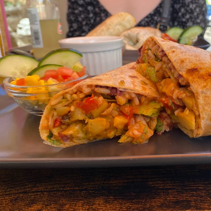 photo of Tonios Tacos Vegan Burrito shared by @andreherrmann on  31 Aug 2023 - review