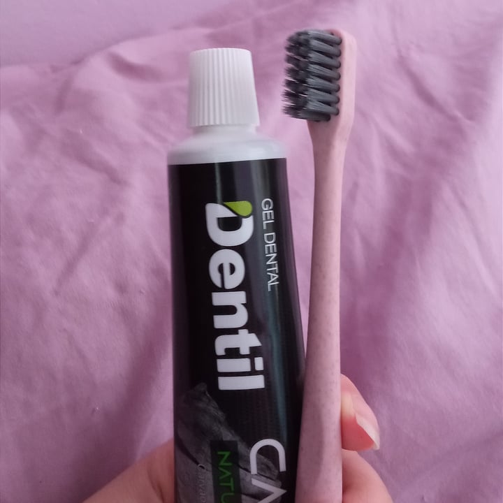 photo of Dentil Escova Dental Biodegradável Ultra Macia shared by @estrelaveg on  20 May 2025 - review