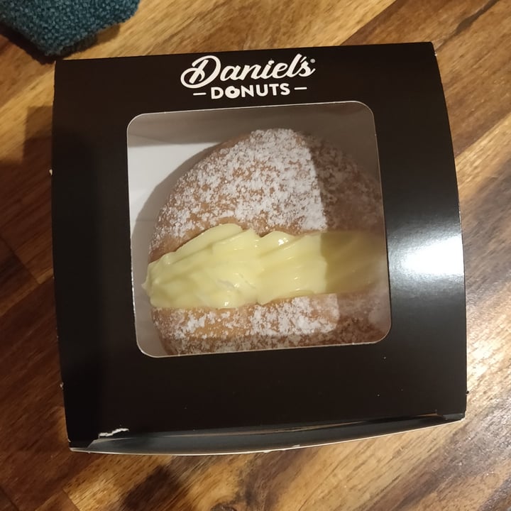 photo of Daniel's Donuts Vegan Custard Donut shared by @cruzilla on  25 Apr 2024 - review