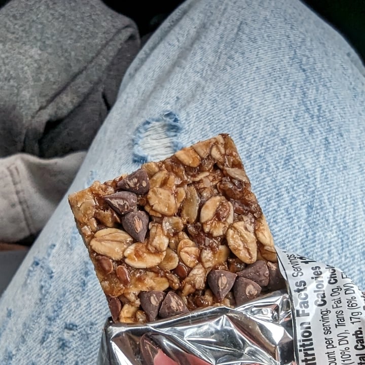 photo of Blake’s Seed-Based Chocolate Chip granola bar shared by @kristig on  27 Apr 2024 - review