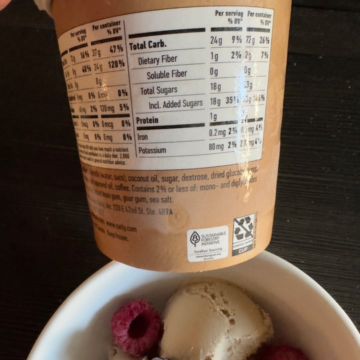photo of Oatly Coffee frozen dessert shared by @berryveganplanet on  19 Aug 2023 - review