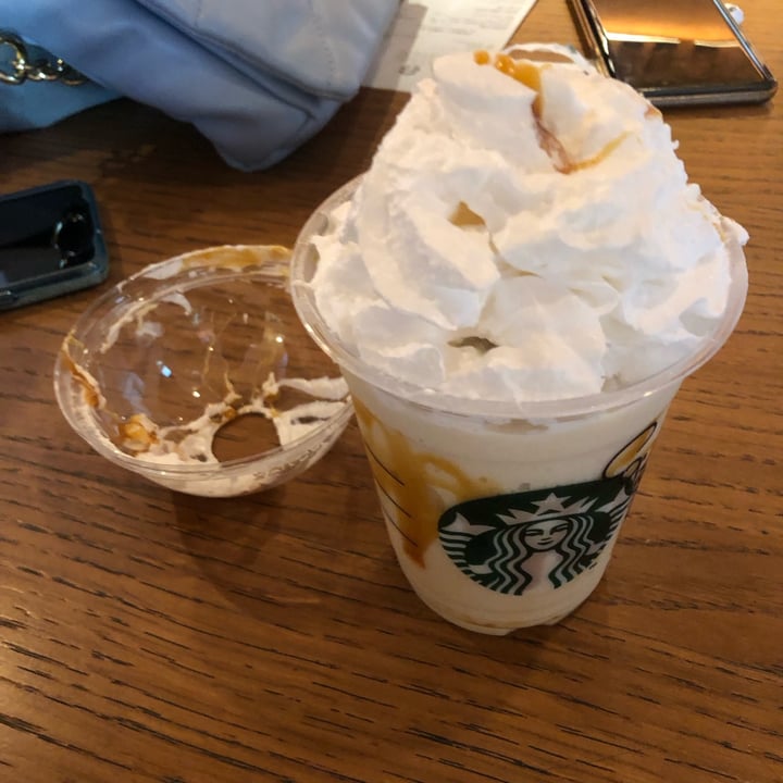 photo of Starbucks Centrale Frappuccino vegano al caramello shared by @frappa on  03 May 2024 - review