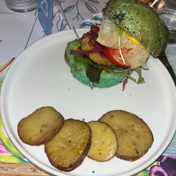 photo of Botanic Nature Burger shared by @studentessacarriera on  07 Nov 2024 - review