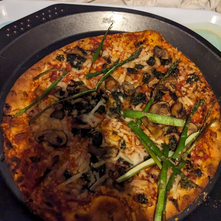 photo of Tesco Plant chef mushroom pizza shared by @seaweedvibes on  07 Jan 2024 - review