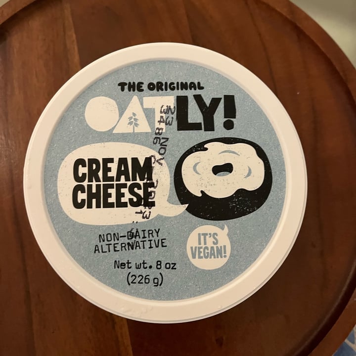 photo of Oatly cream cheese shared by @veganforlife2023 on  22 Oct 2023 - review